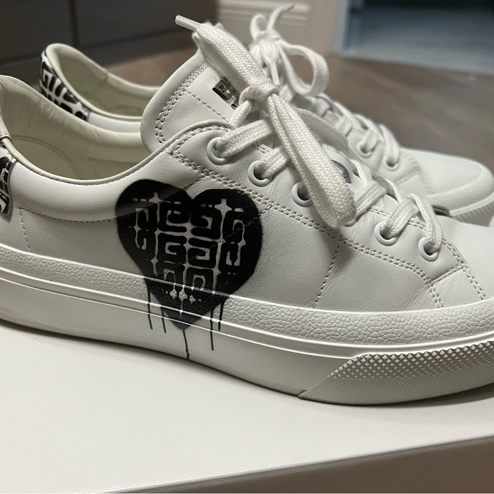 Givenchy 4-D heart low top sneakers white and black worn twice